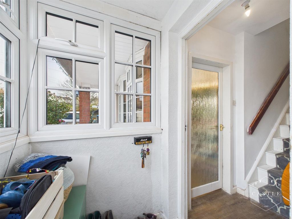 Property photo 3 of 27 Entrance Porch