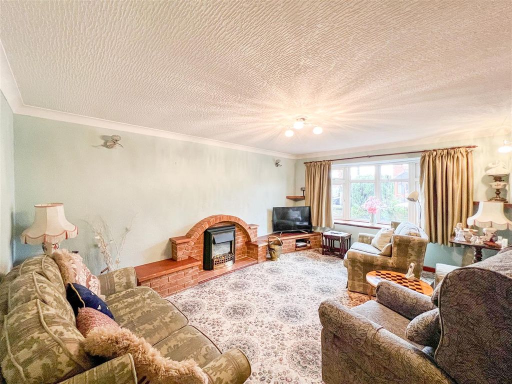 Property photo 2 of 23 Sitting Room