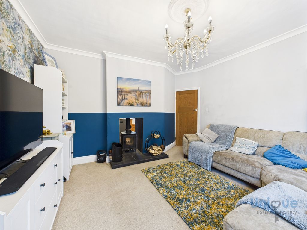 Property photo 3 of 34