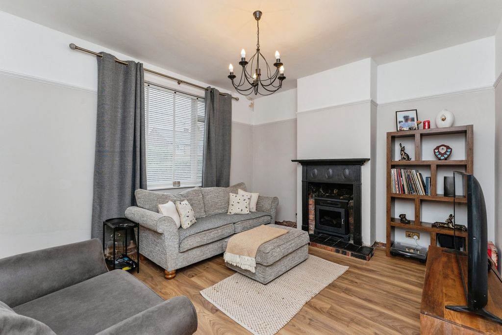 Property photo 3 of 16 Pbox-Img.Jpg