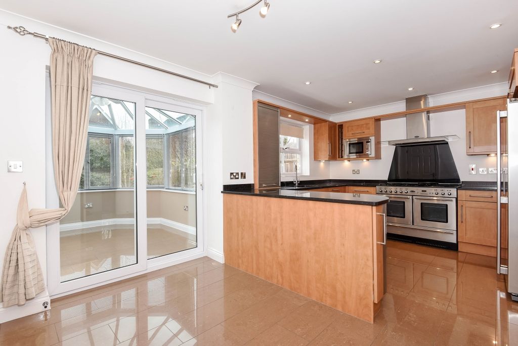 Property photo 3 of 17