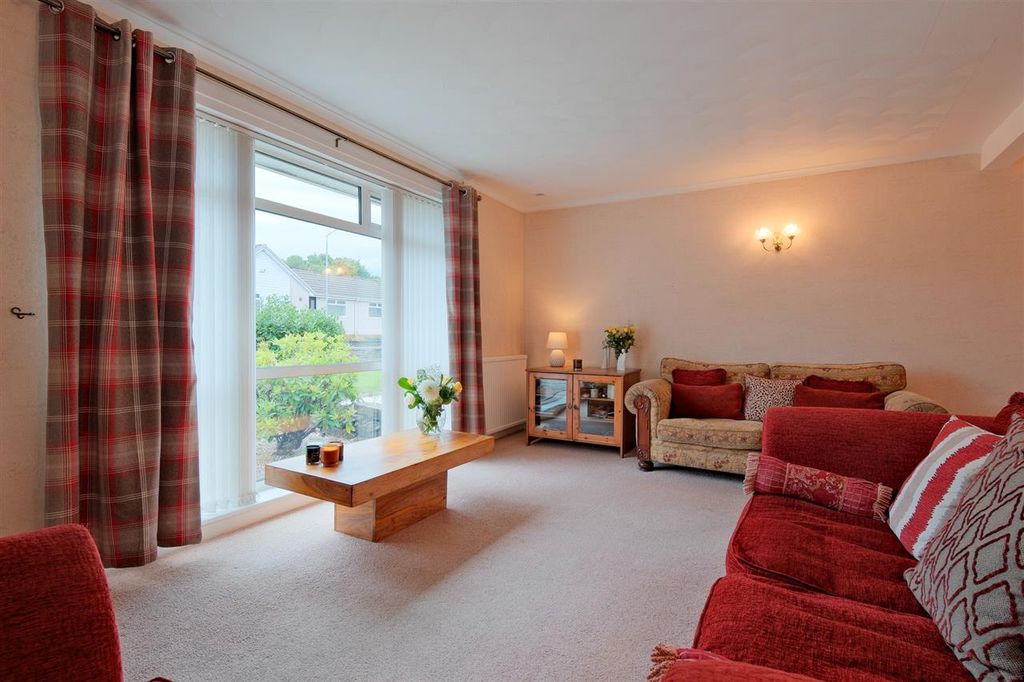 Property photo 3 of 28
