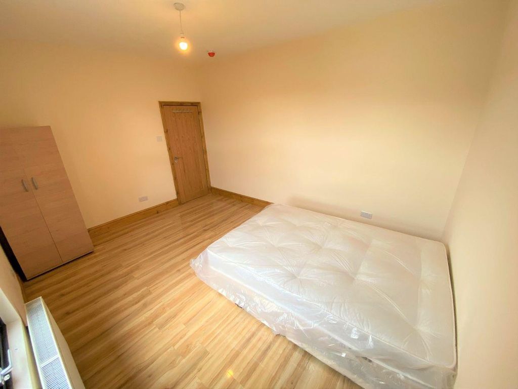 Property photo 3 of 5 ee5Ac9E739229522Dfe835Ff3E5Cf6A47B1B1F8A.Jpg