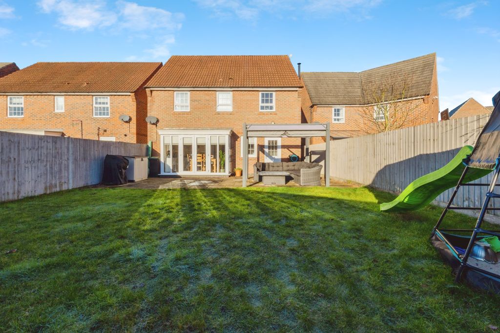 Property photo 2 of 20 2025-12-31-8Othoway034