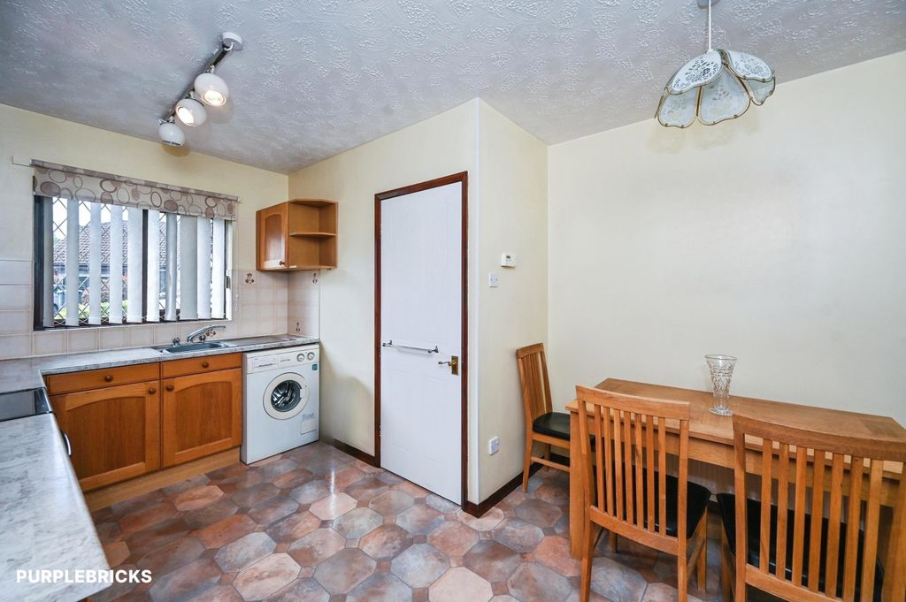 Property photo 3 of 24