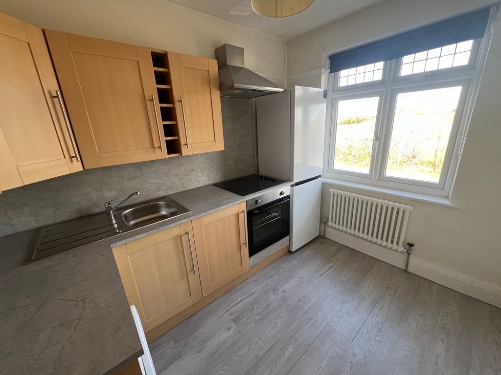 Property photo 1 of 13 Bright Modern Kitchen With Integrated Appliances...