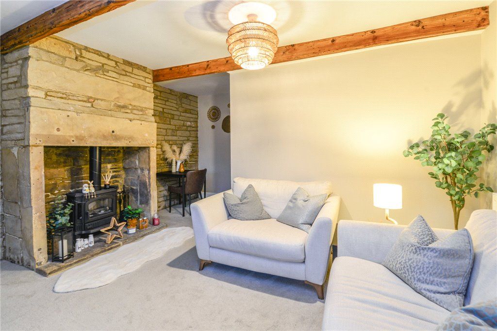 Property photo 2 of 15 Lounge