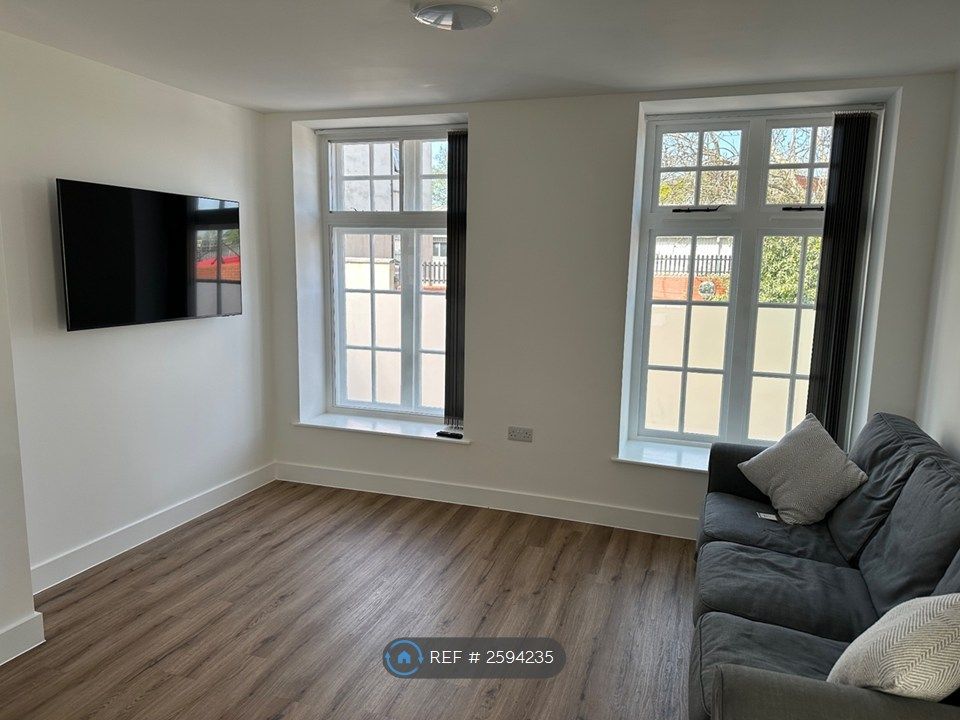 Property photo 2 of 14