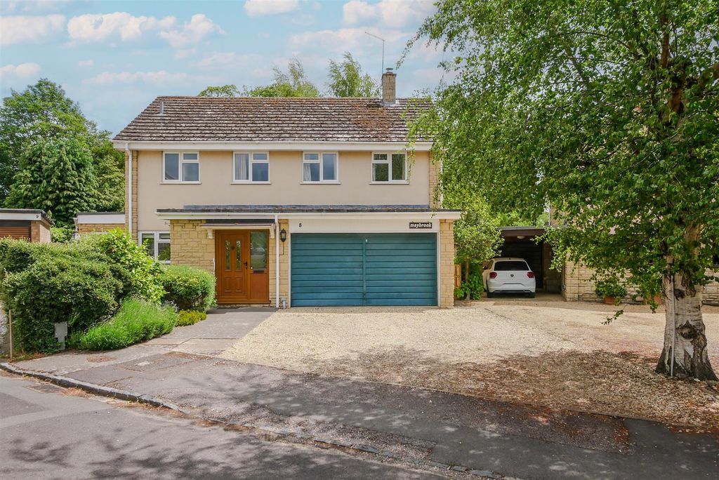 Property photo 3 of 27 Approach