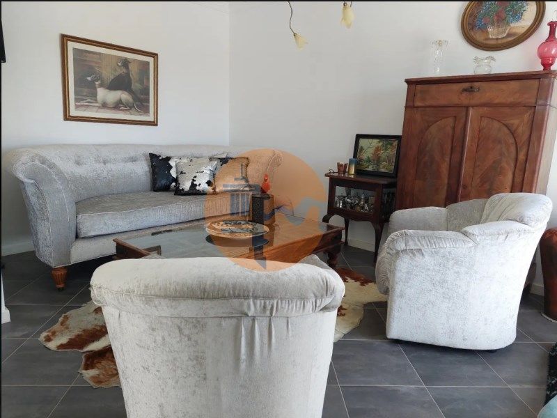 Property photo 3 of 35