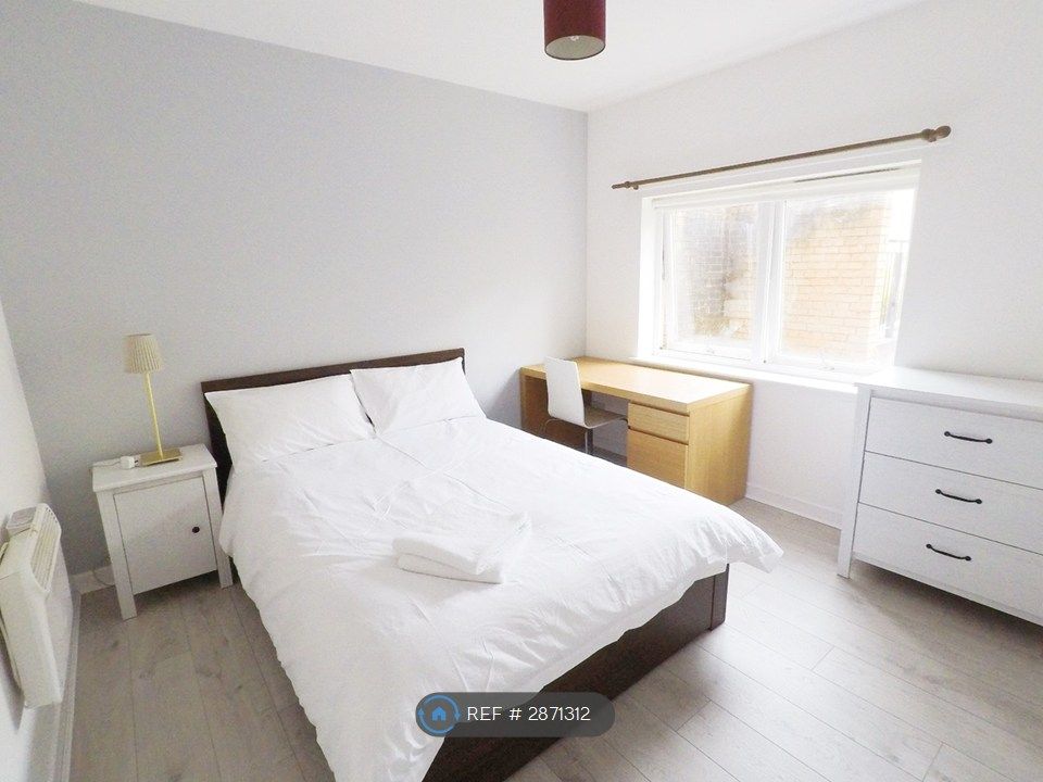 Property photo 3 of 34 Bed Room 1