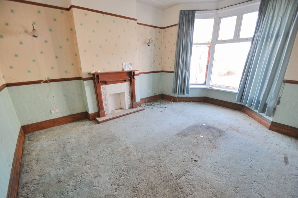 Property photo 2 of 19