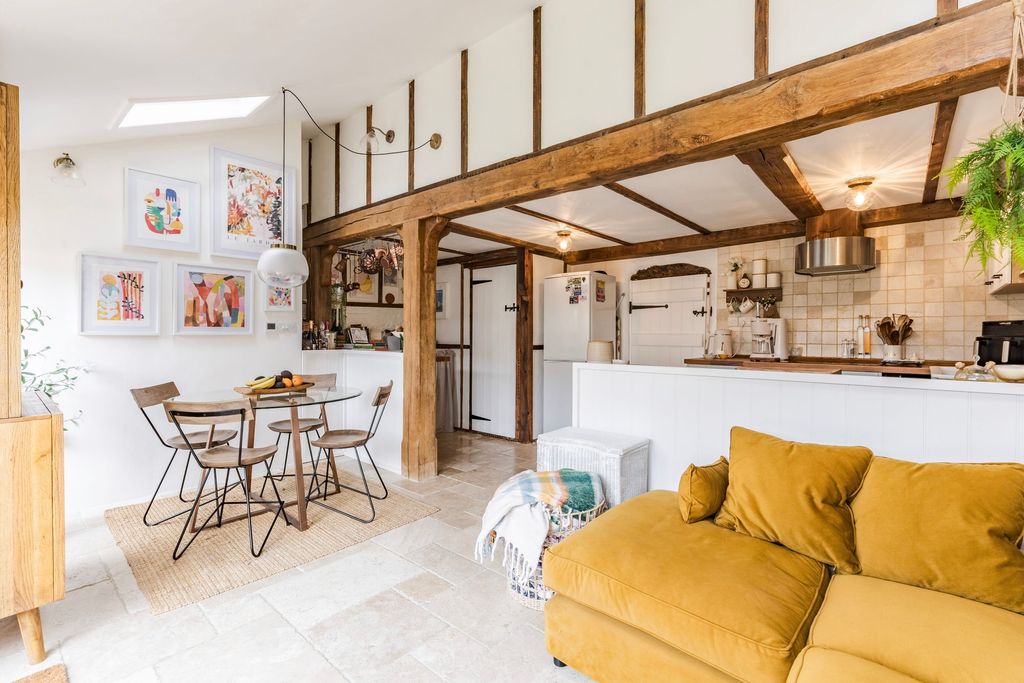 Property photo 3 of 20