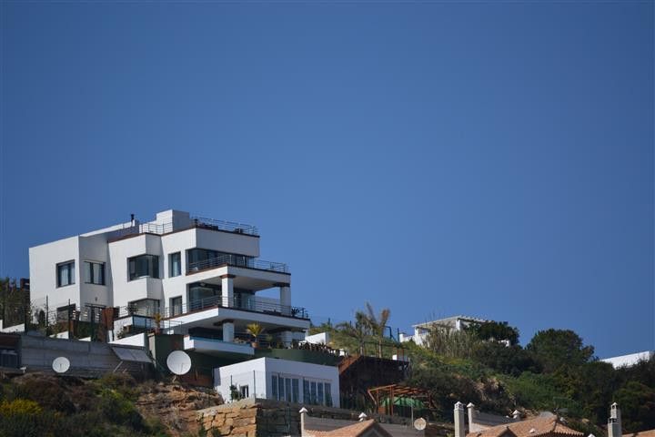 Property photo 3 of 60