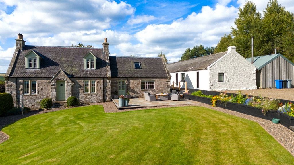 Property photo 2 of 64 Picture No. 07