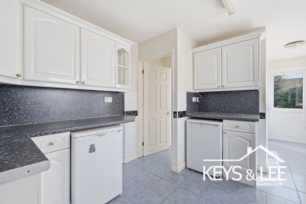 Property photo 3 of 16 5317864