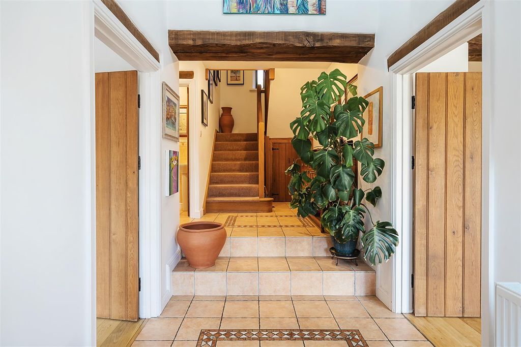 Property photo 2 of 24