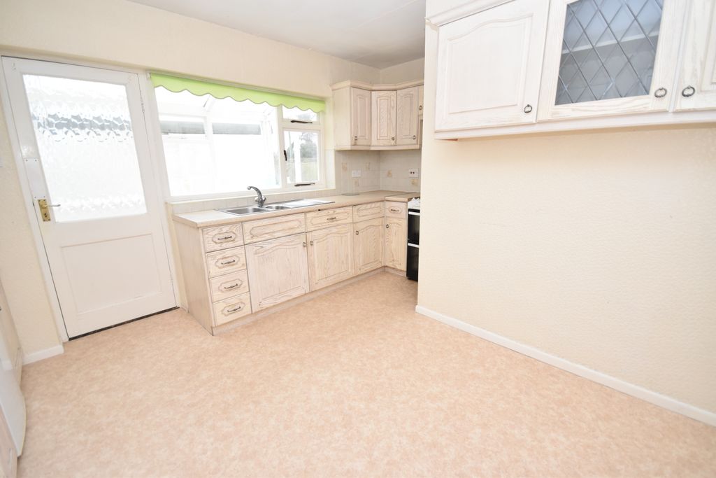 Property photo 2 of 13 Kitchen