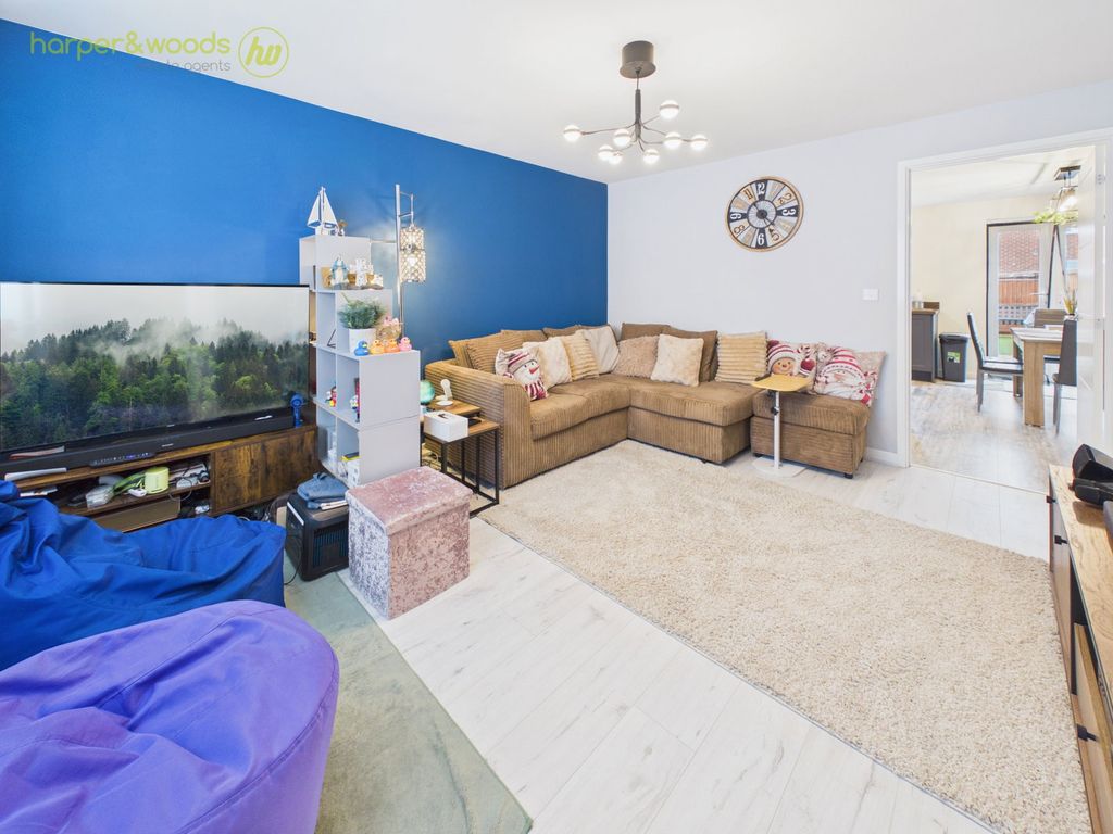 Property photo 2 of 28