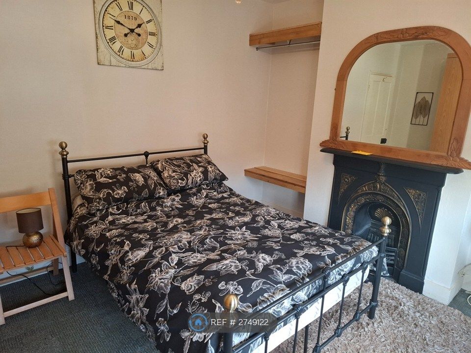 Property photo 1 of 15 Feature Fireplace