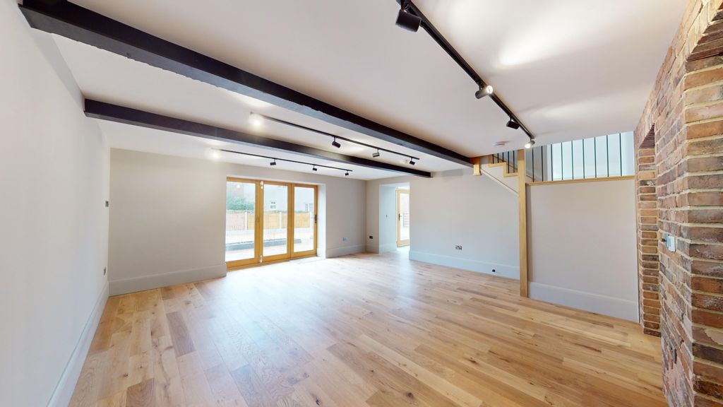 Property photo 3 of 34 3390144