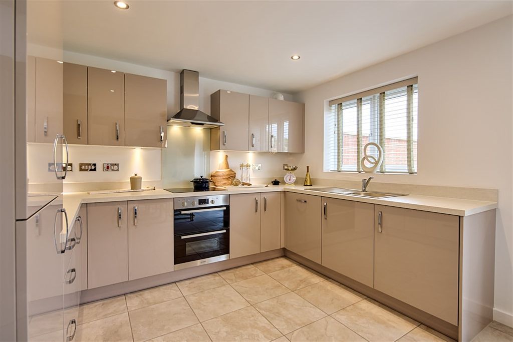 Property photo 2 of 8 Kitchen