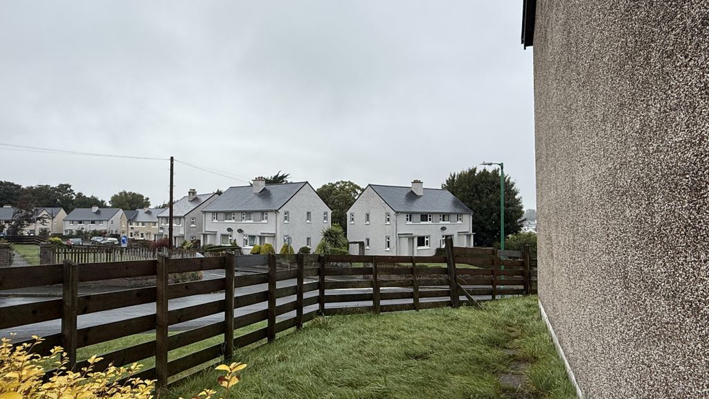 Property photo 2 of 4