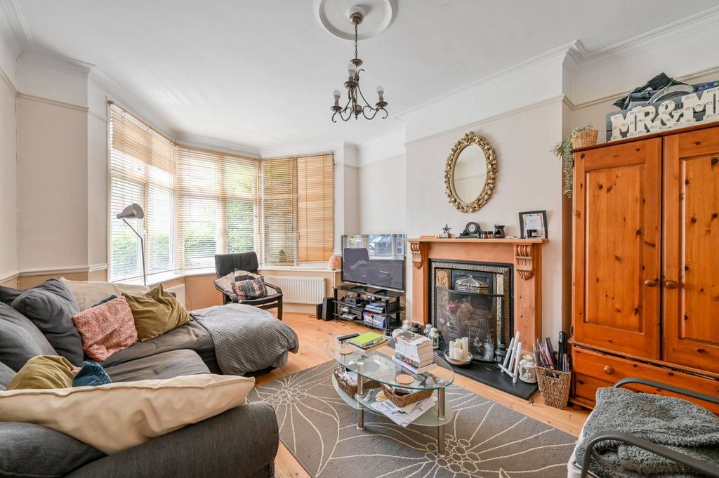 Property photo 2 of 11