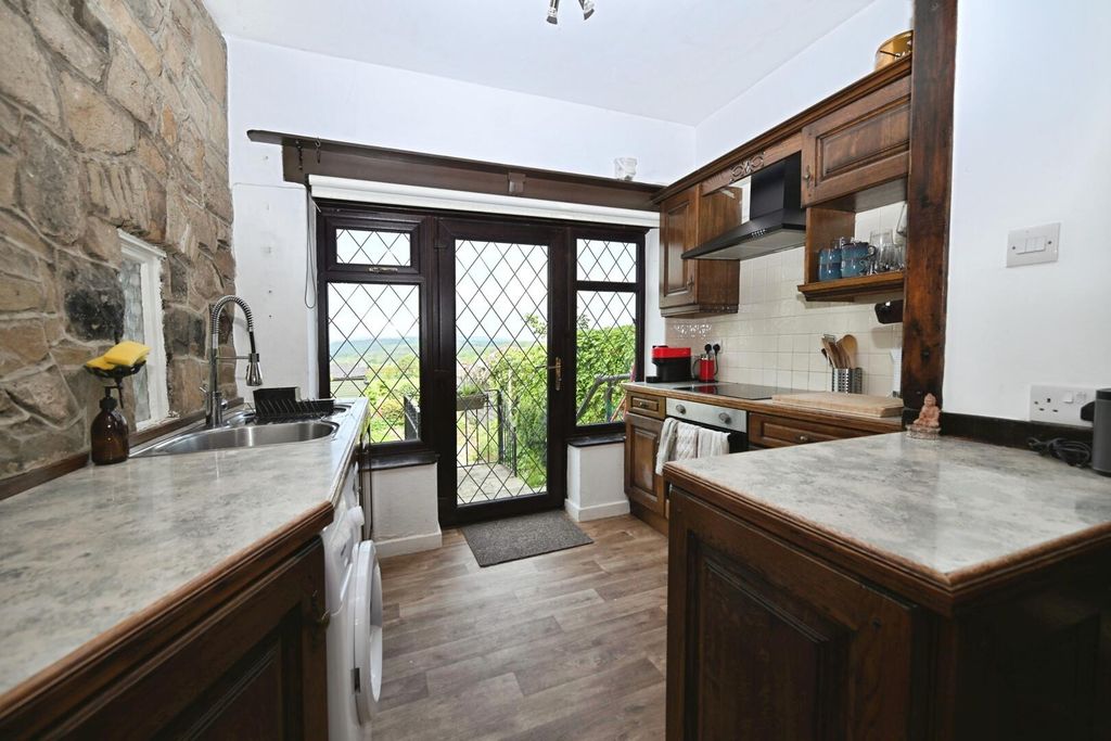 Property photo 3 of 15 Kitchen