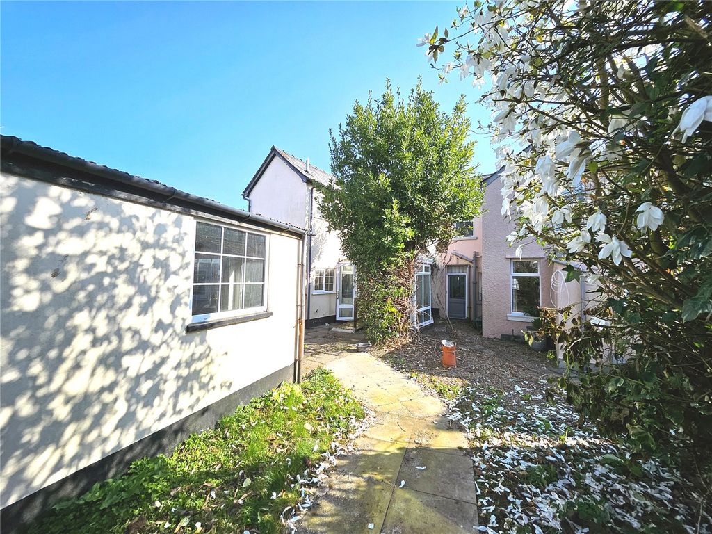 Property photo 3 of 17 Picture No. 12