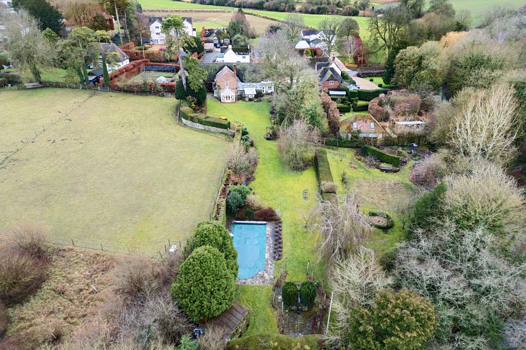 Property photo 2 of 32