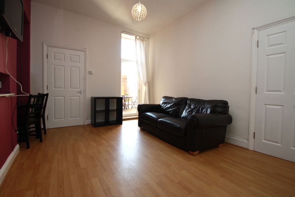 Property photo 2 of 9 Photo 1