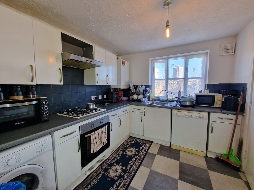 Property photo 3 of 5