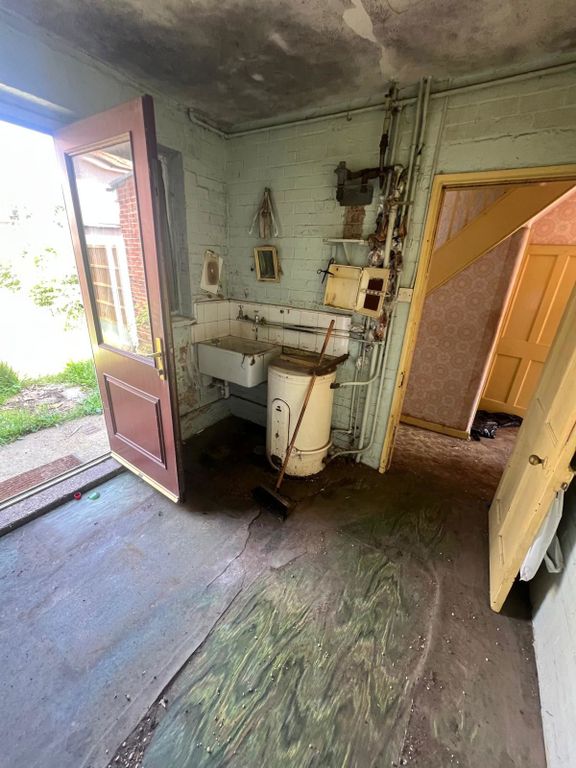 Property photo 2 of 16