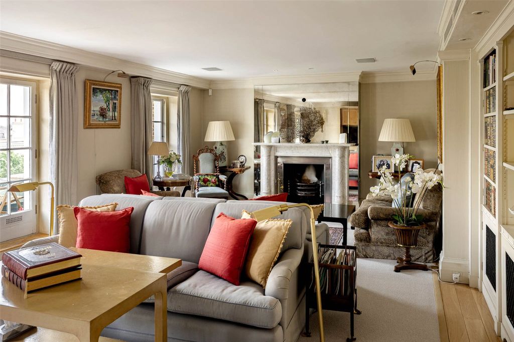 Property photo 2 of 9 Drawing Room