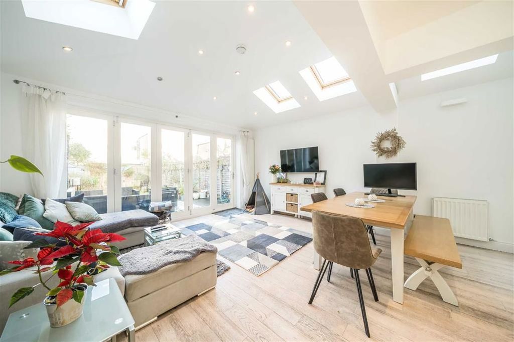 Property photo 2 of 7