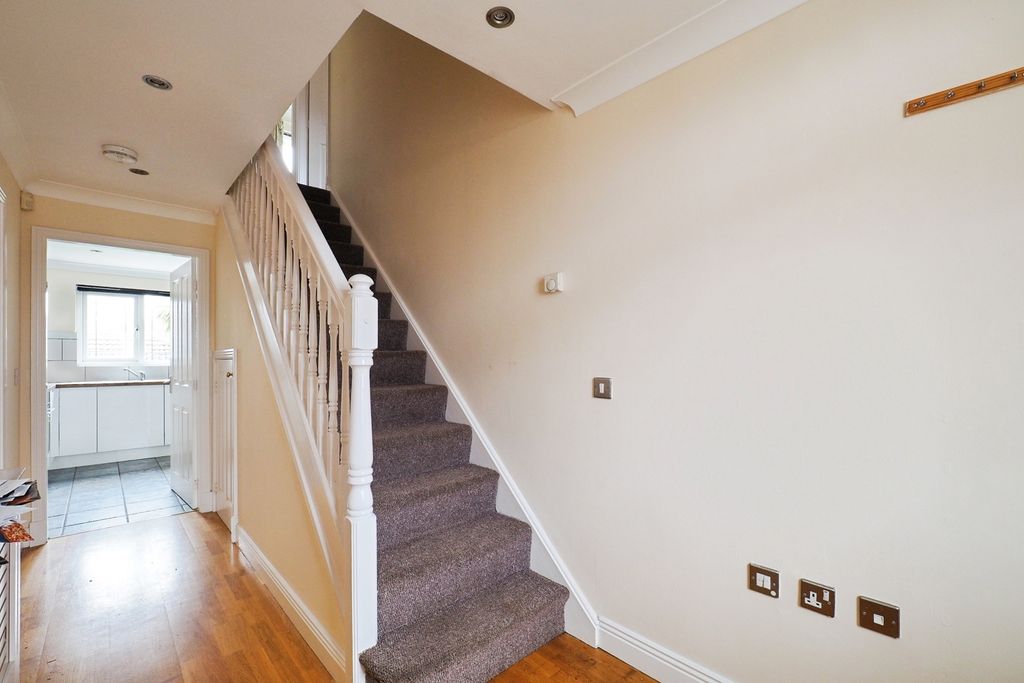 Property photo 2 of 17 Photo