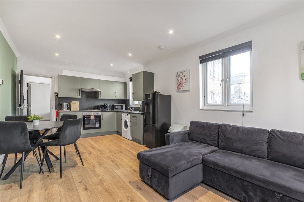 Property photo 1 of 4 Reception/Kitchen