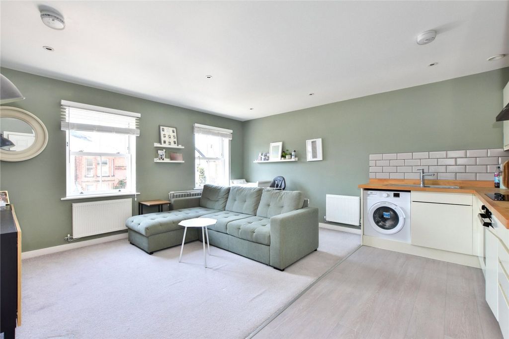Property photo 2 of 16 Open Plan Living 1