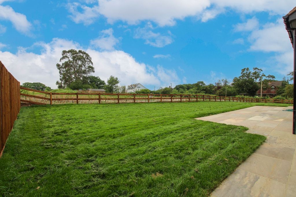 Property photo 2 of 5