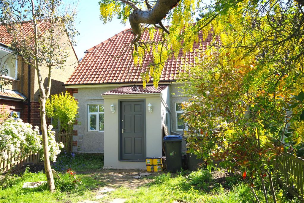 Property photo 1 of 20 Front 1.Jpg