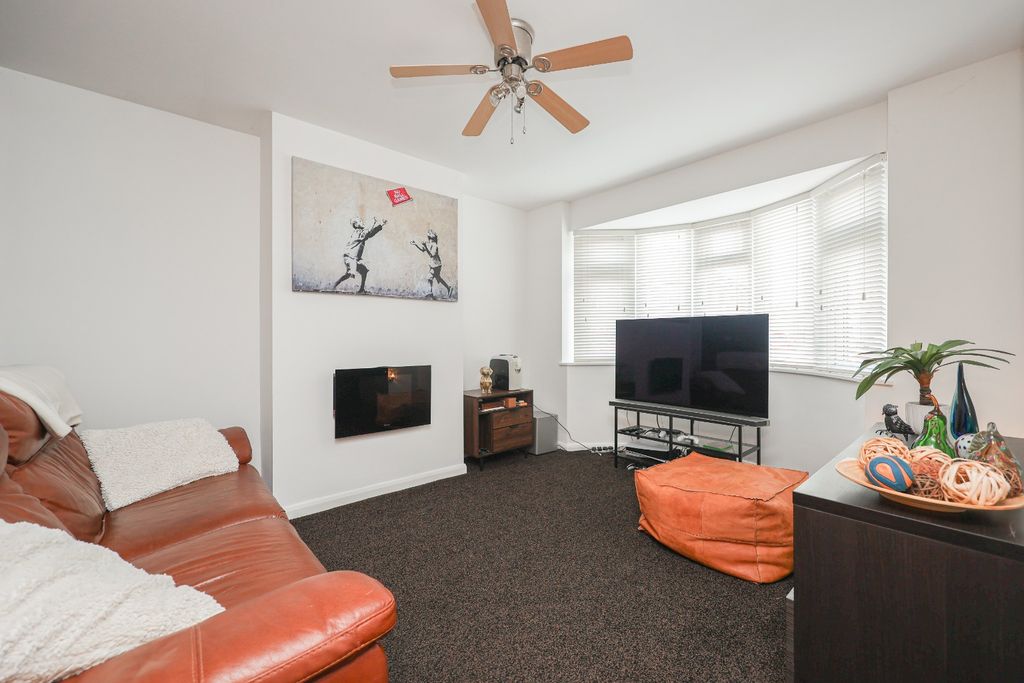 Property photo 3 of 29 4611574