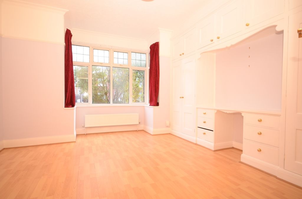Property photo 3 of 8 Valencia Bedroom 1