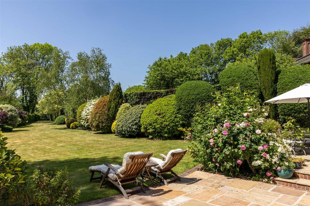 Property photo 2 of 32