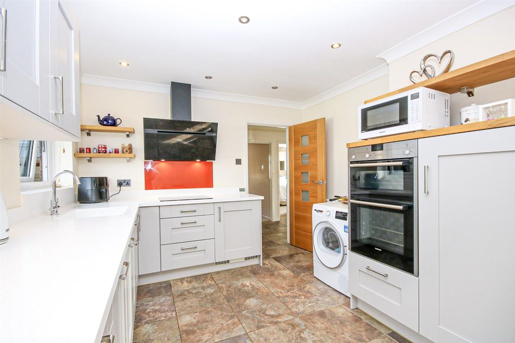 Property photo 3 of 26 21-Img_7031.Jpg