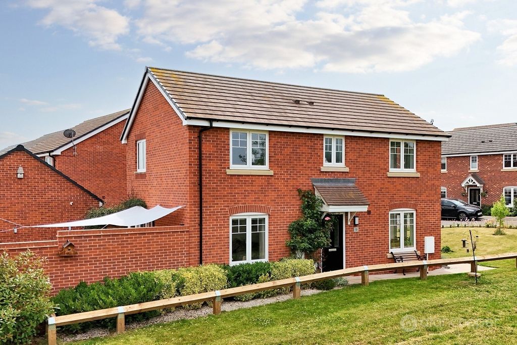 Property photo 2 of 31 4246334
