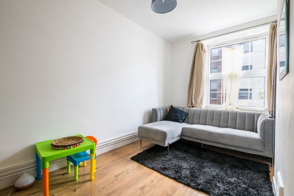 Property photo 3 of 10