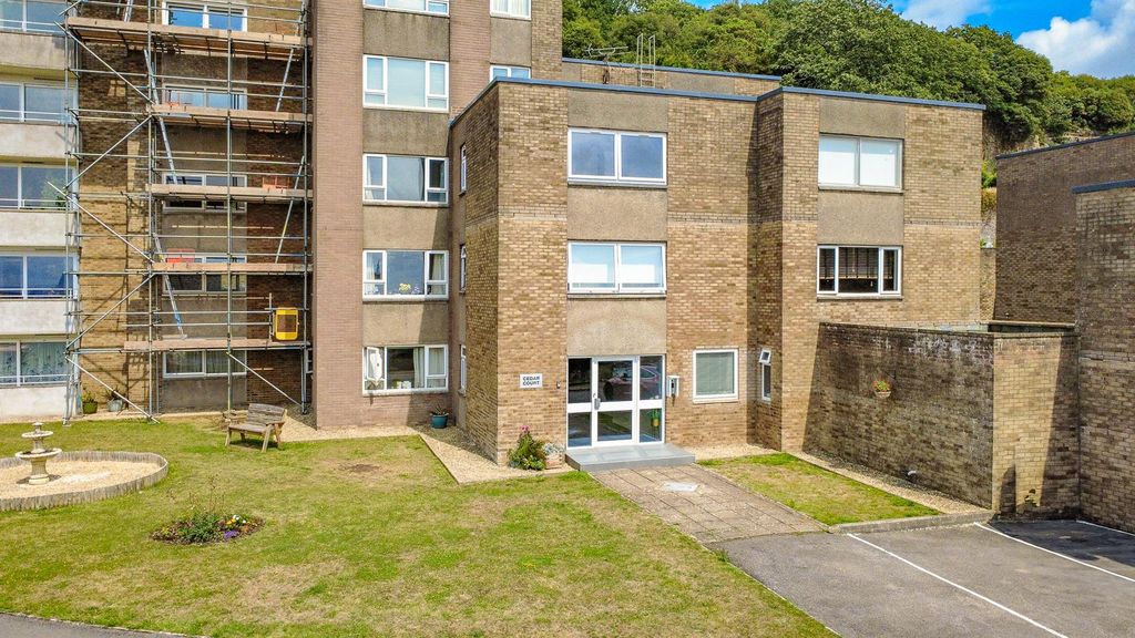 Property photo 1 of 15 37 Cedar Court 8.Jpg