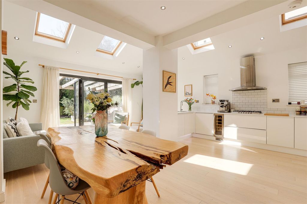 Property photo 3 of 42 11154.Jpg