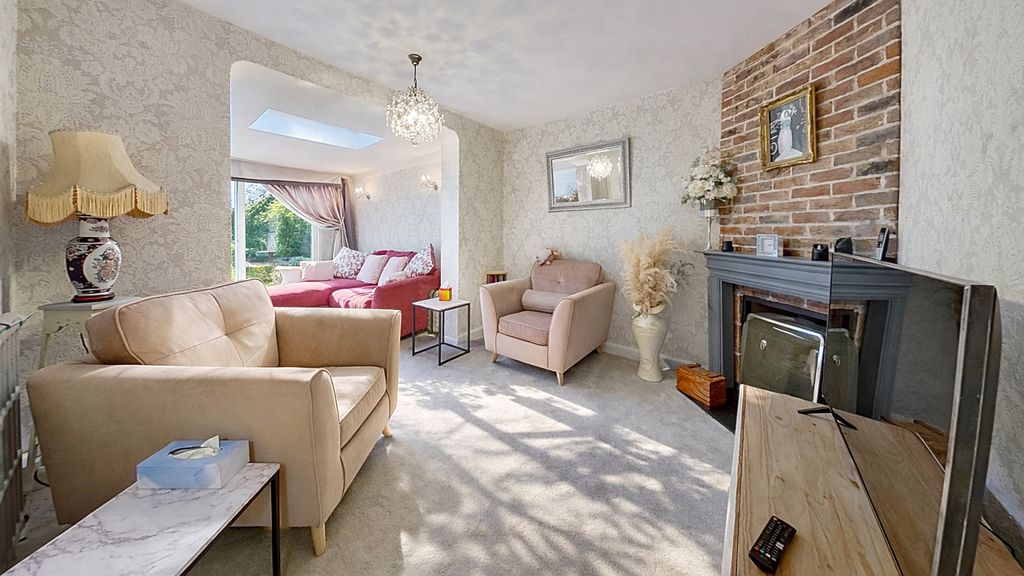 Property photo 3 of 14